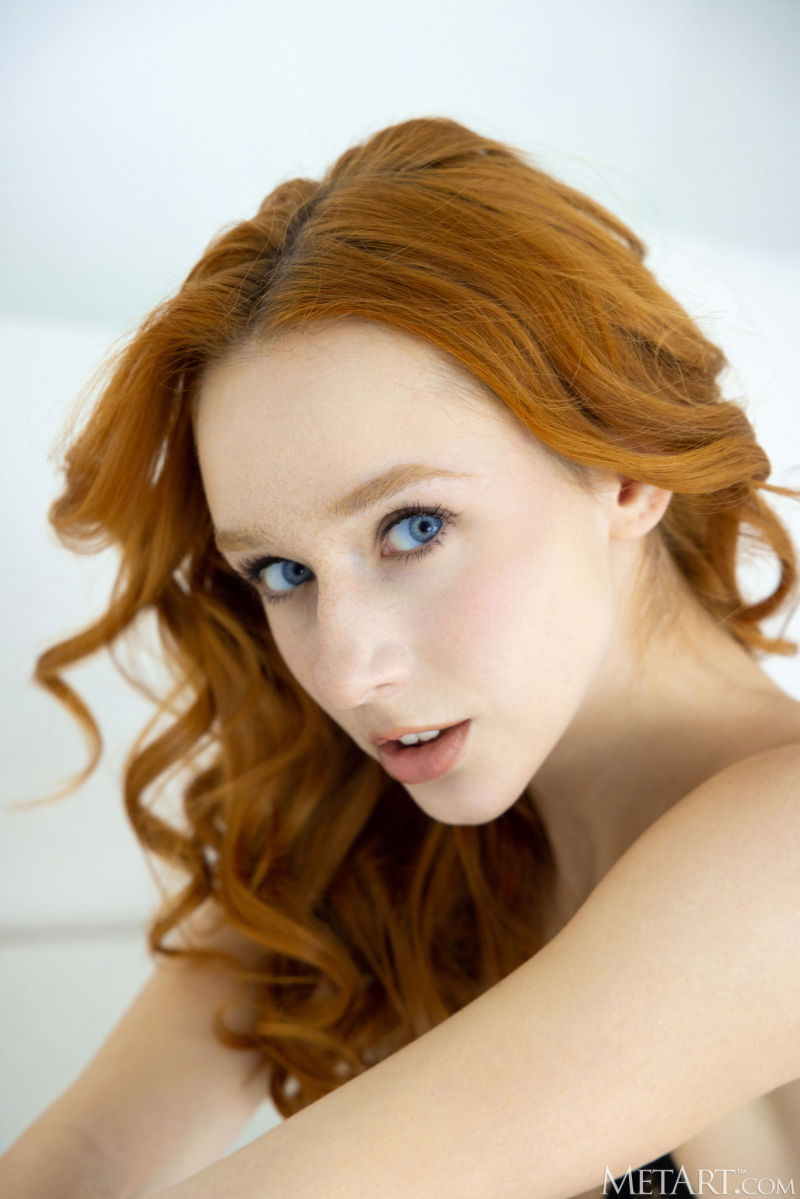 Lila Rouge Classy Redhead Exposed